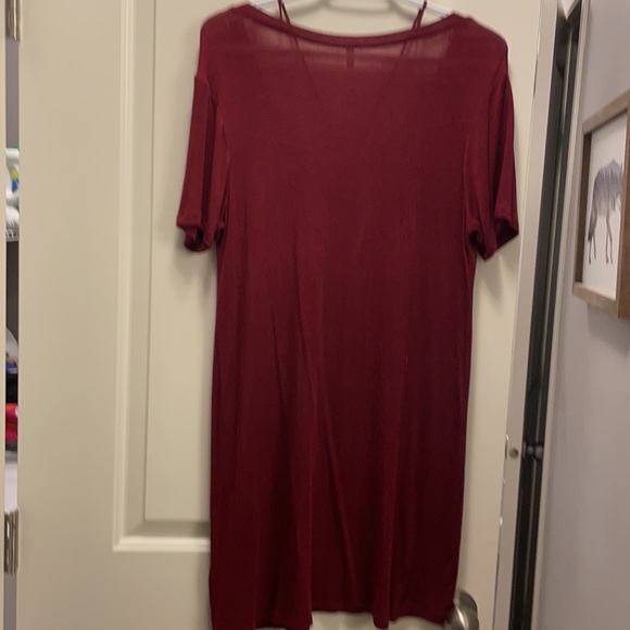 2 cute dresses to wear in the heat. - Picture 3 of 7